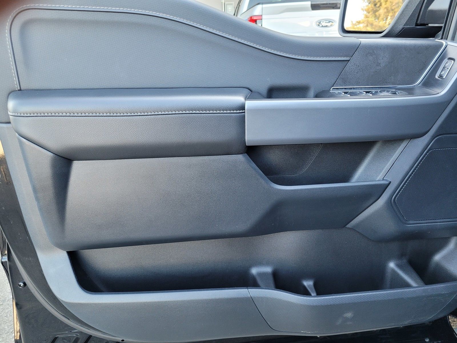 Used 2025 Black Ford XLT image 16