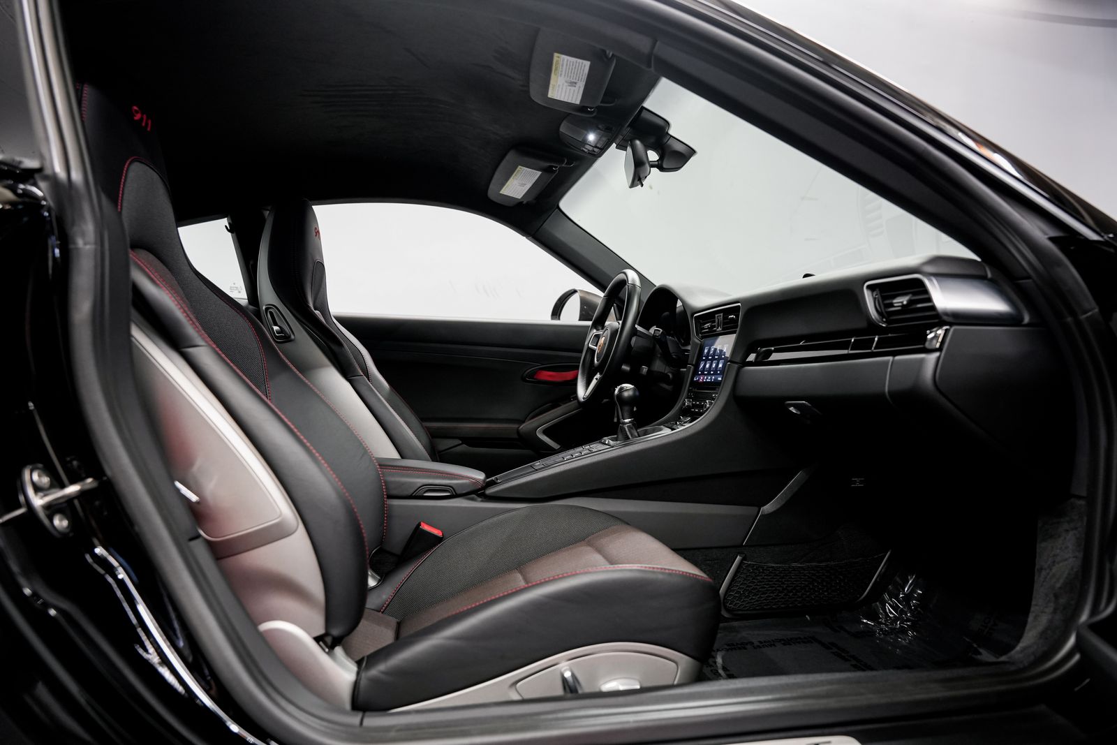 2019 Porsche 911 Carrera T — photo 27
