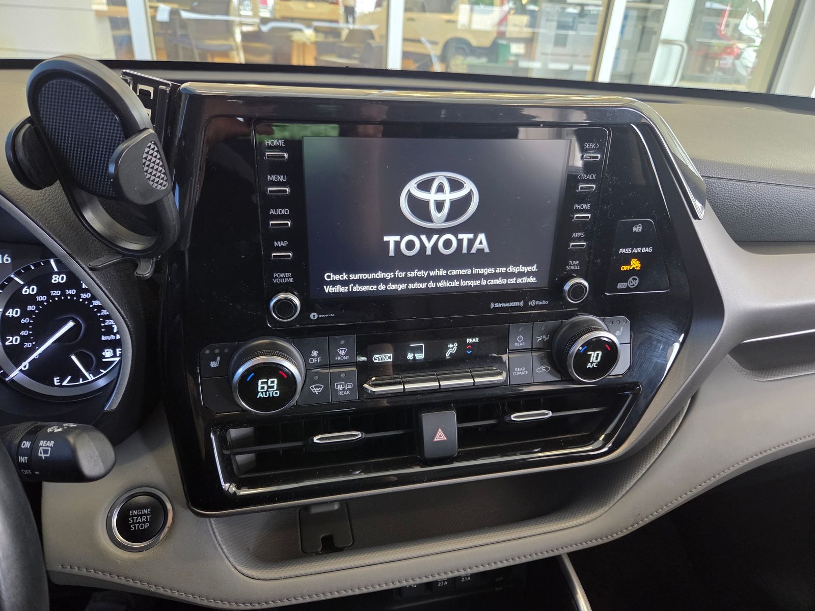 Used 2020 Red Toyota XLE image 39
