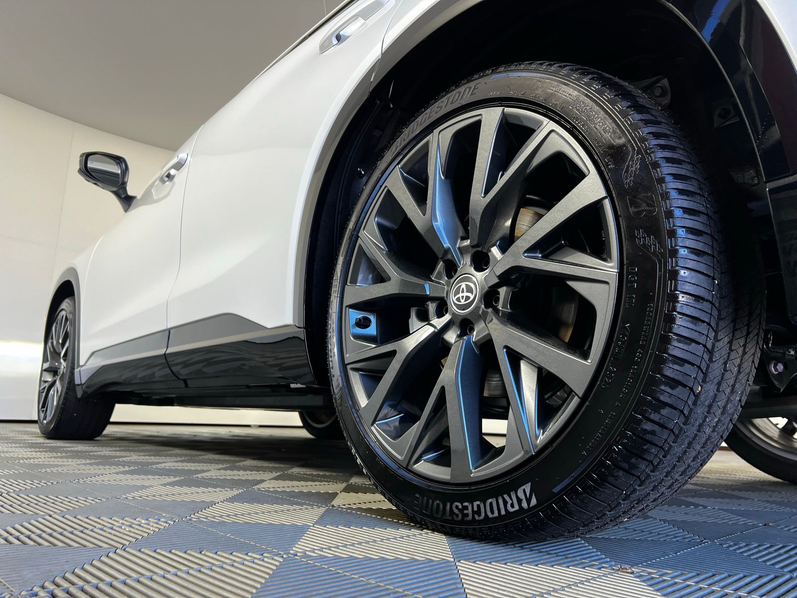 Thumbnail: 2025 Toyota Crown Signia - 29