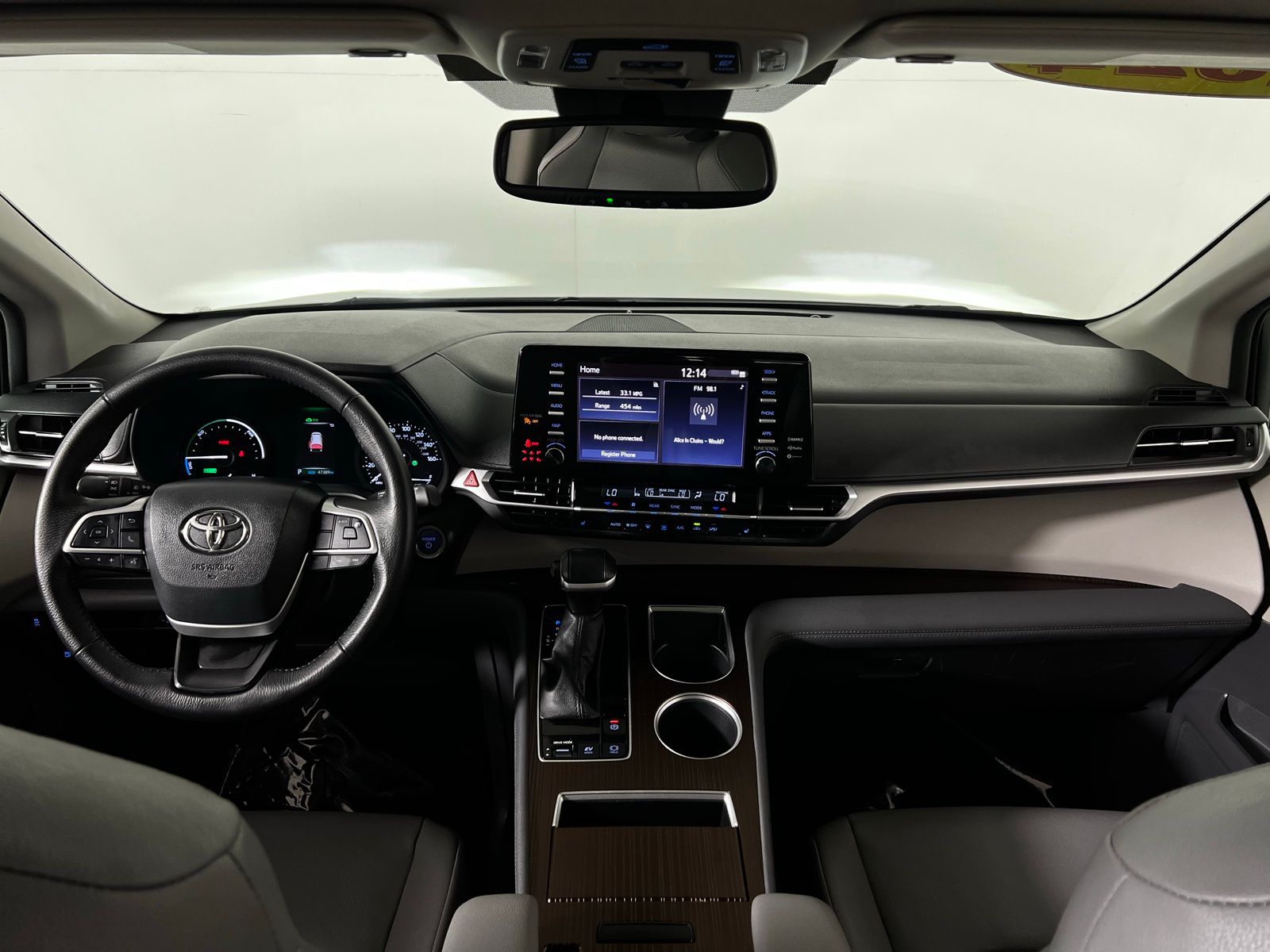 Thumbnail: 2024 Toyota Sienna - 26