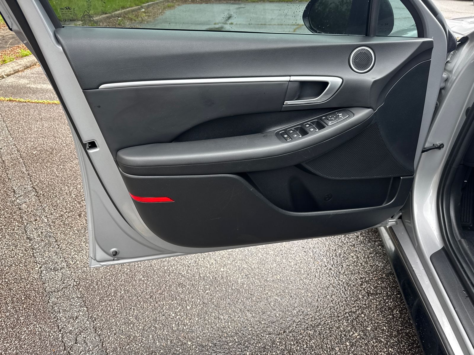 Used 2023 Silver Hyundai SEL image 10