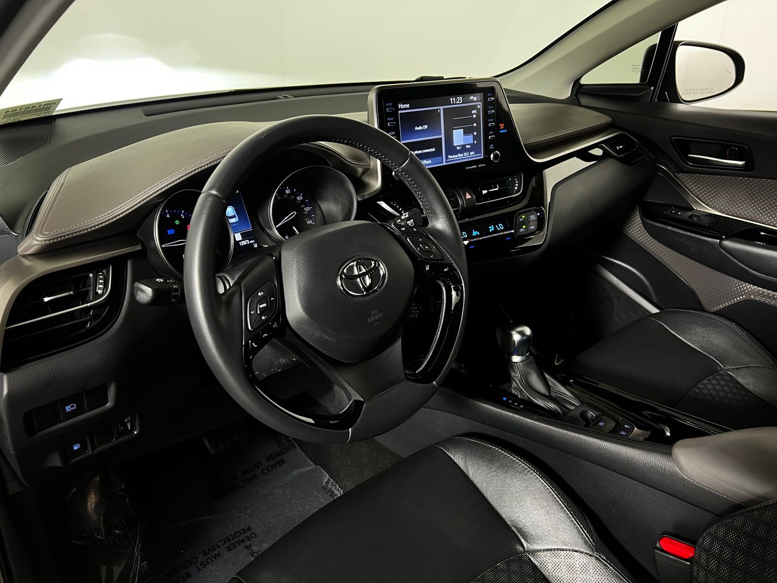 Thumbnail: 2022 Toyota C-HR - 13