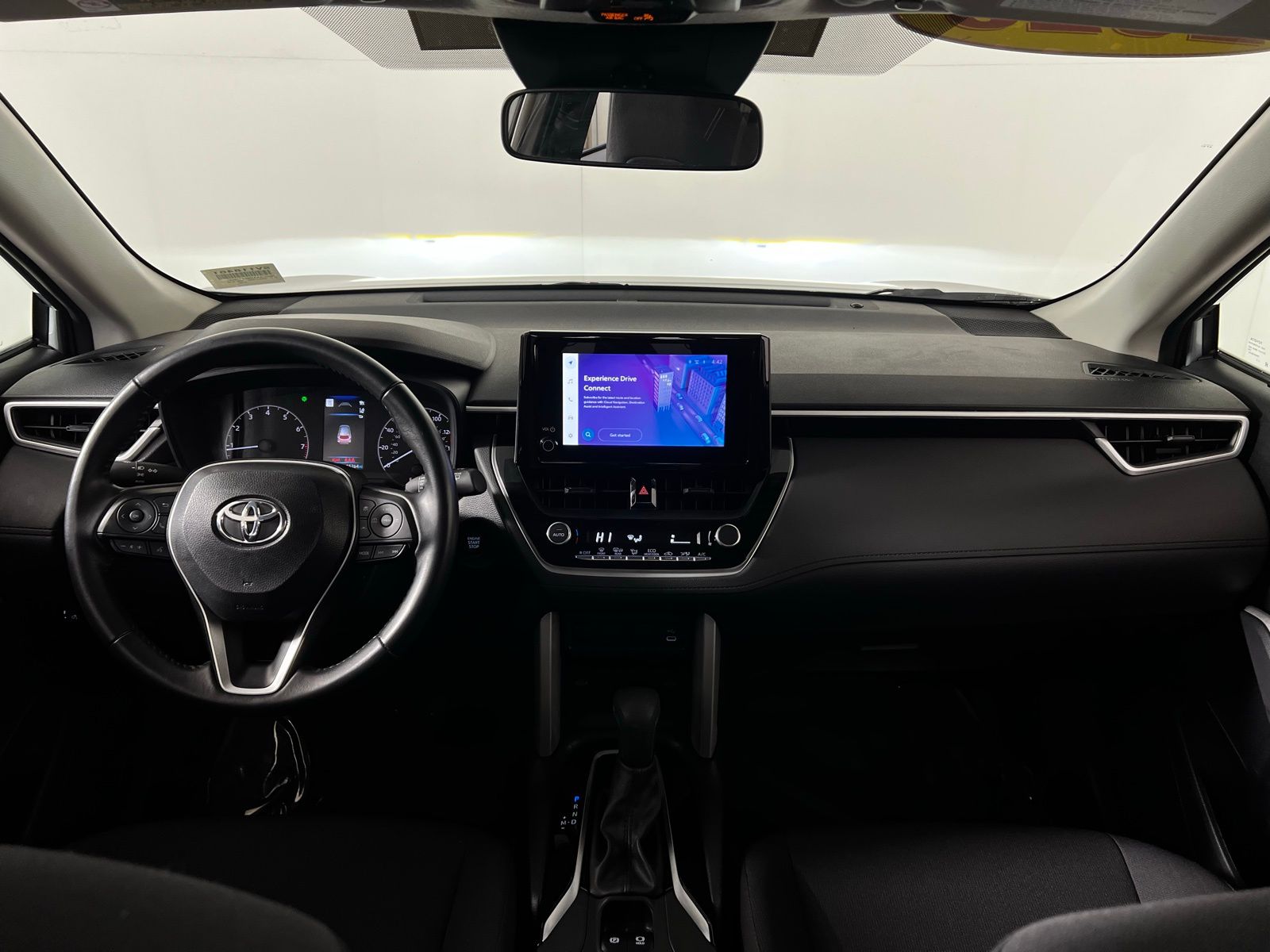 Thumbnail: 2025 Toyota Corolla Cross - 22