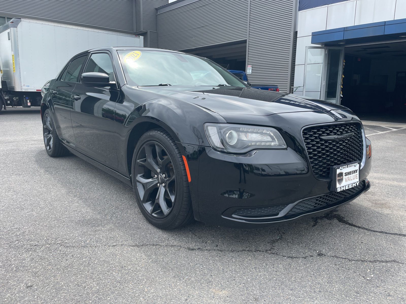 2021 Chrysler 300 Touring's photo