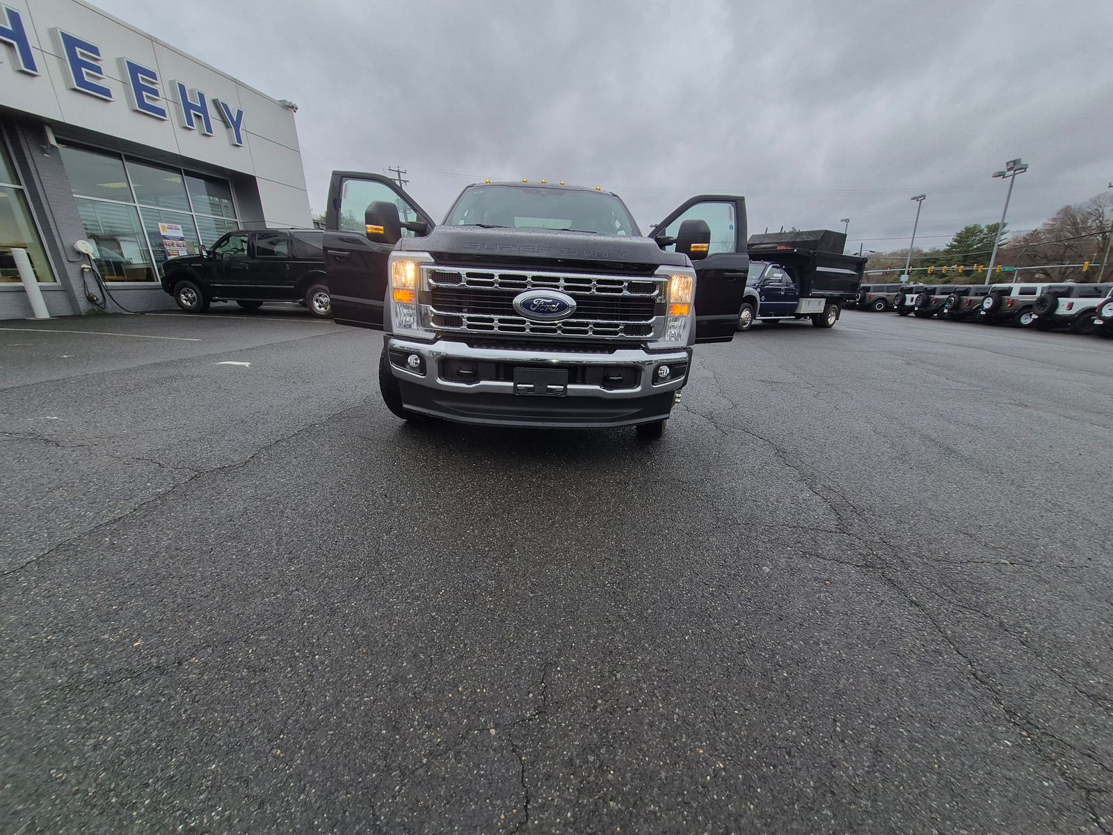 New 2026 Agate Black Metallic Ford  image 4