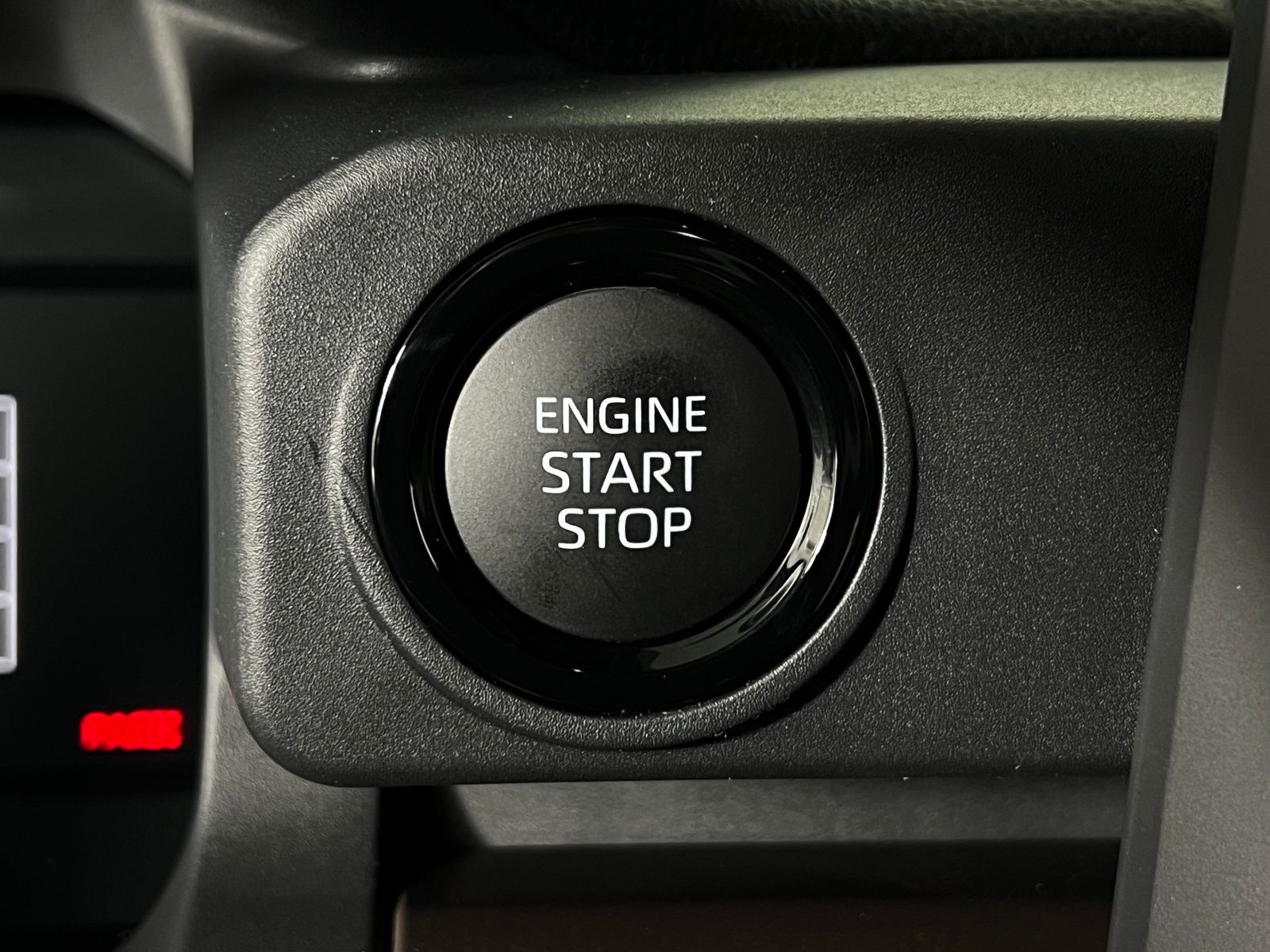 2025 Toyota Tacoma SR5 18