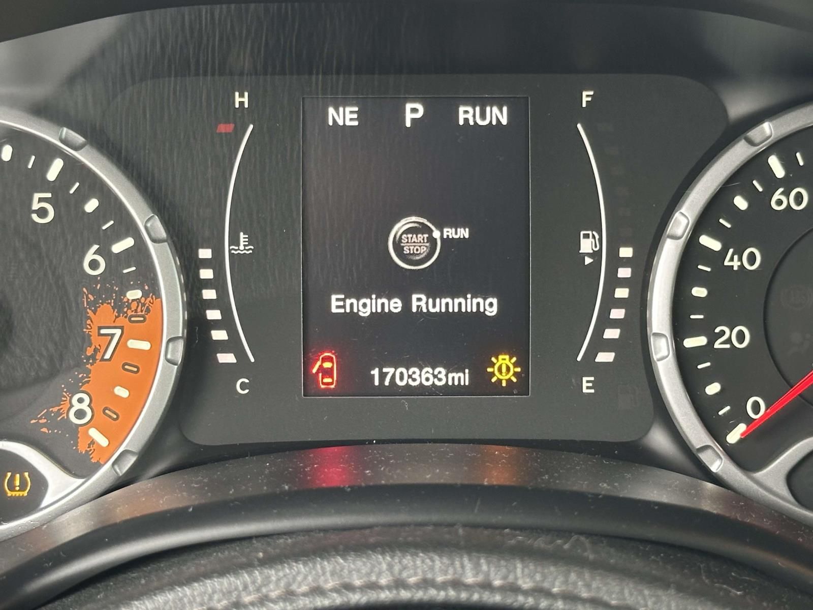 Used 2016 Silver Jeep Latitude image 32