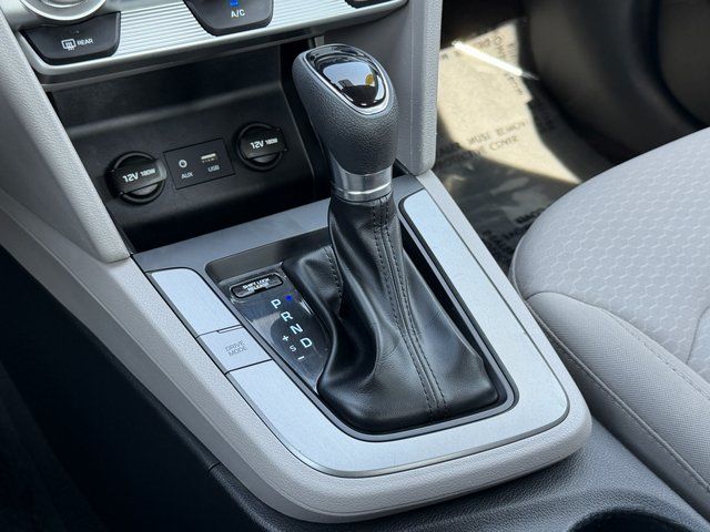 Used 2019 Machine Gray Hyundai SE image 22