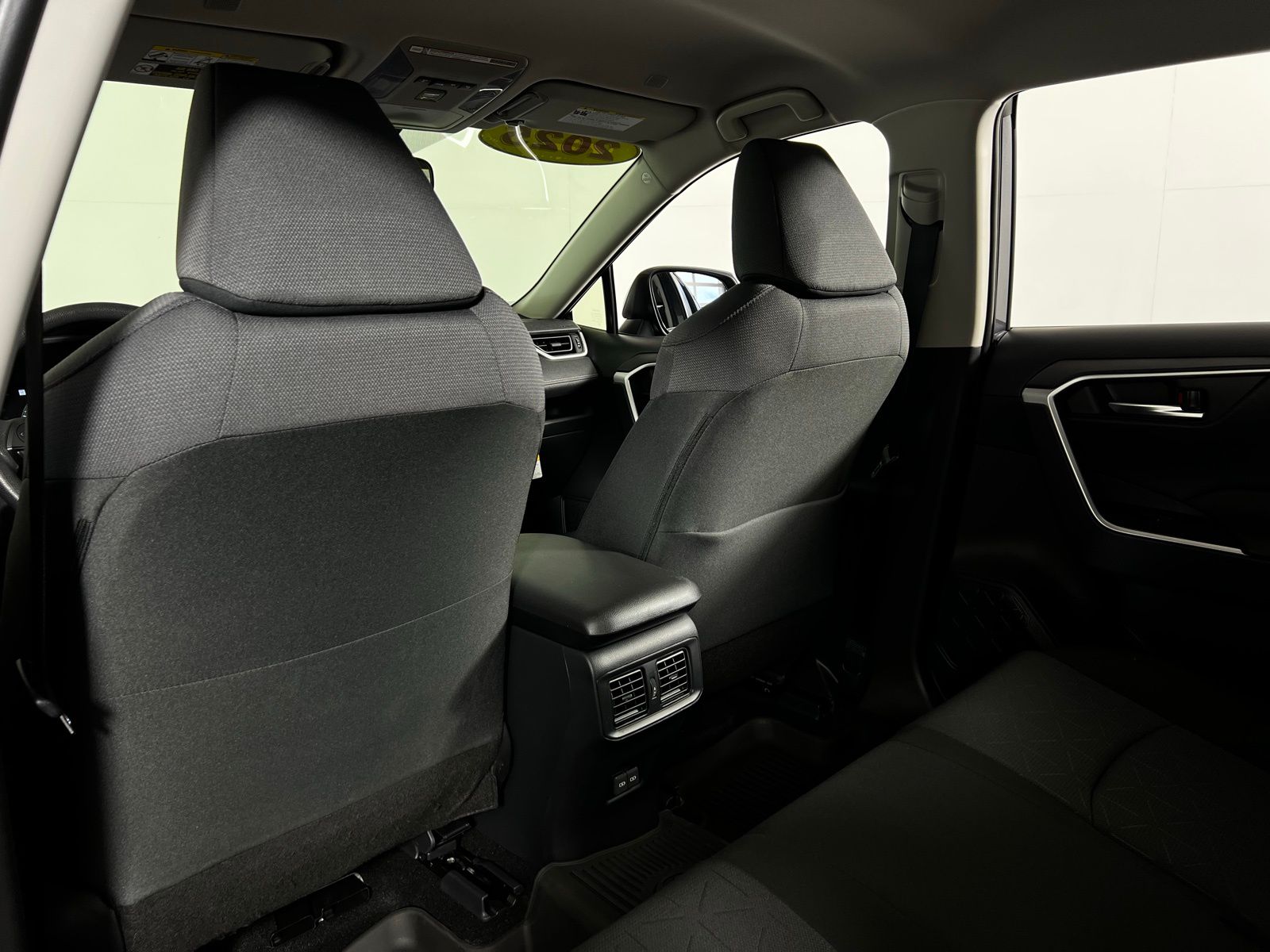2025 Toyota RAV4 XLE 21