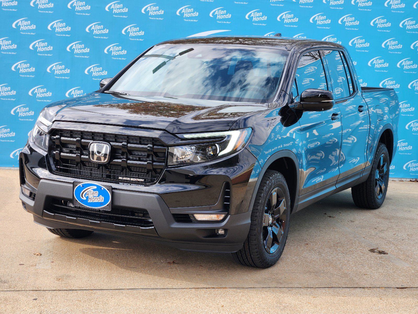 2025 Honda Ridgeline Black Edition 3