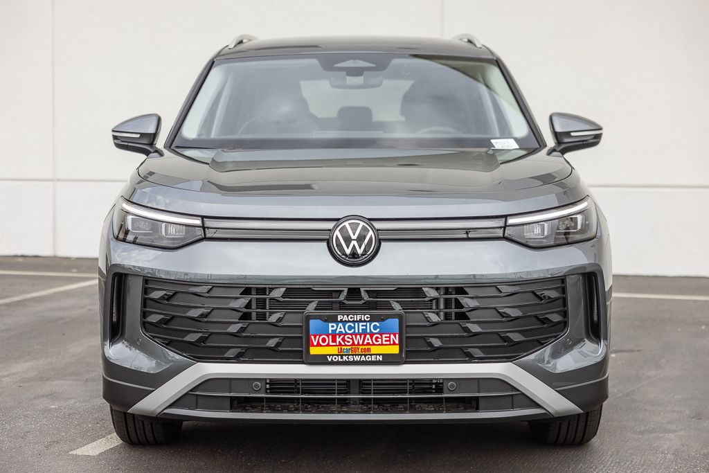 2026 Volkswagen Tiguan 2.0T SE's photo
