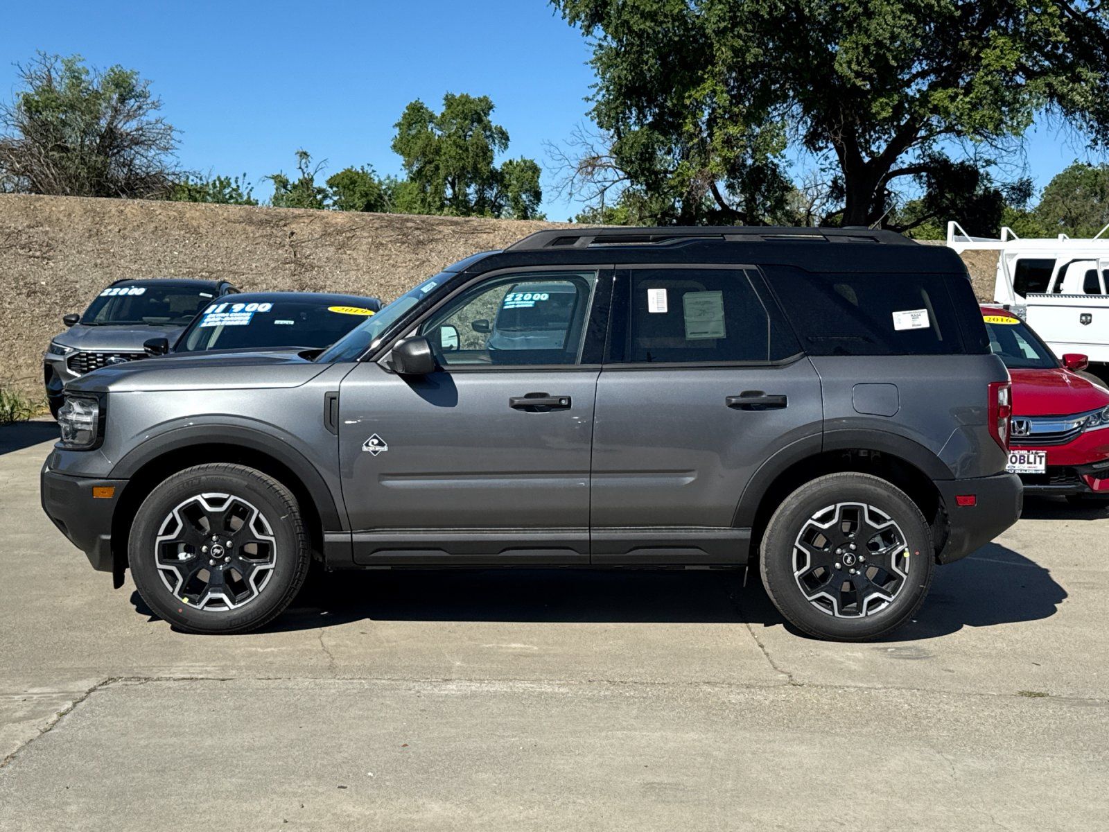 View vehicle photo 6