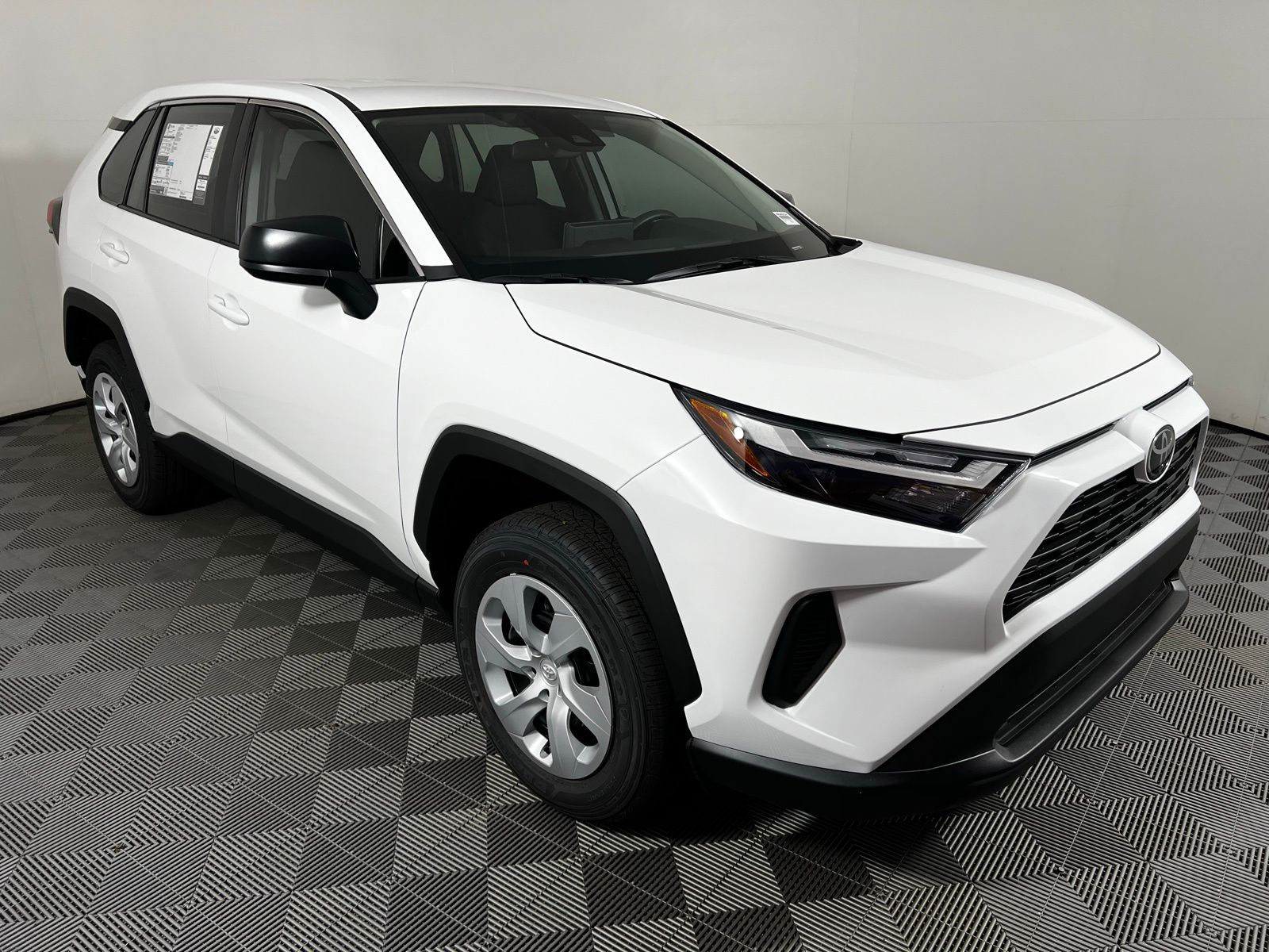 2025 Toyota RAV4 LE 3