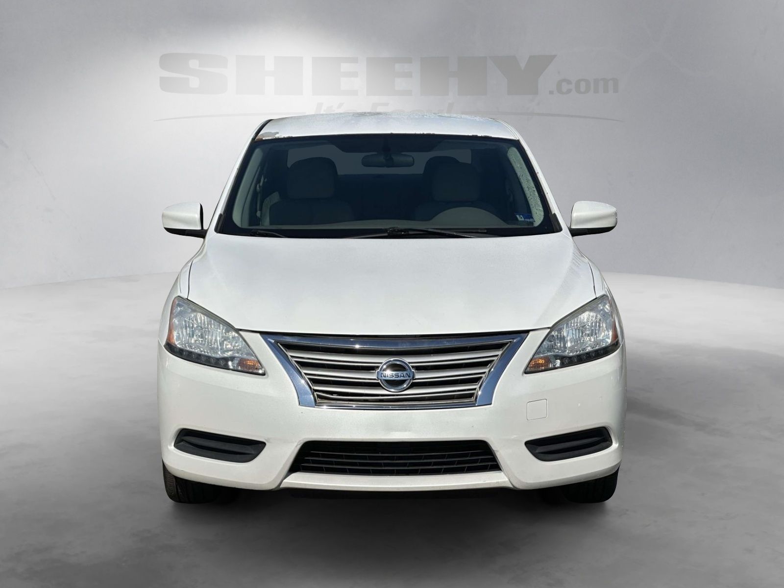 Used 2014 White Nissan S image 16