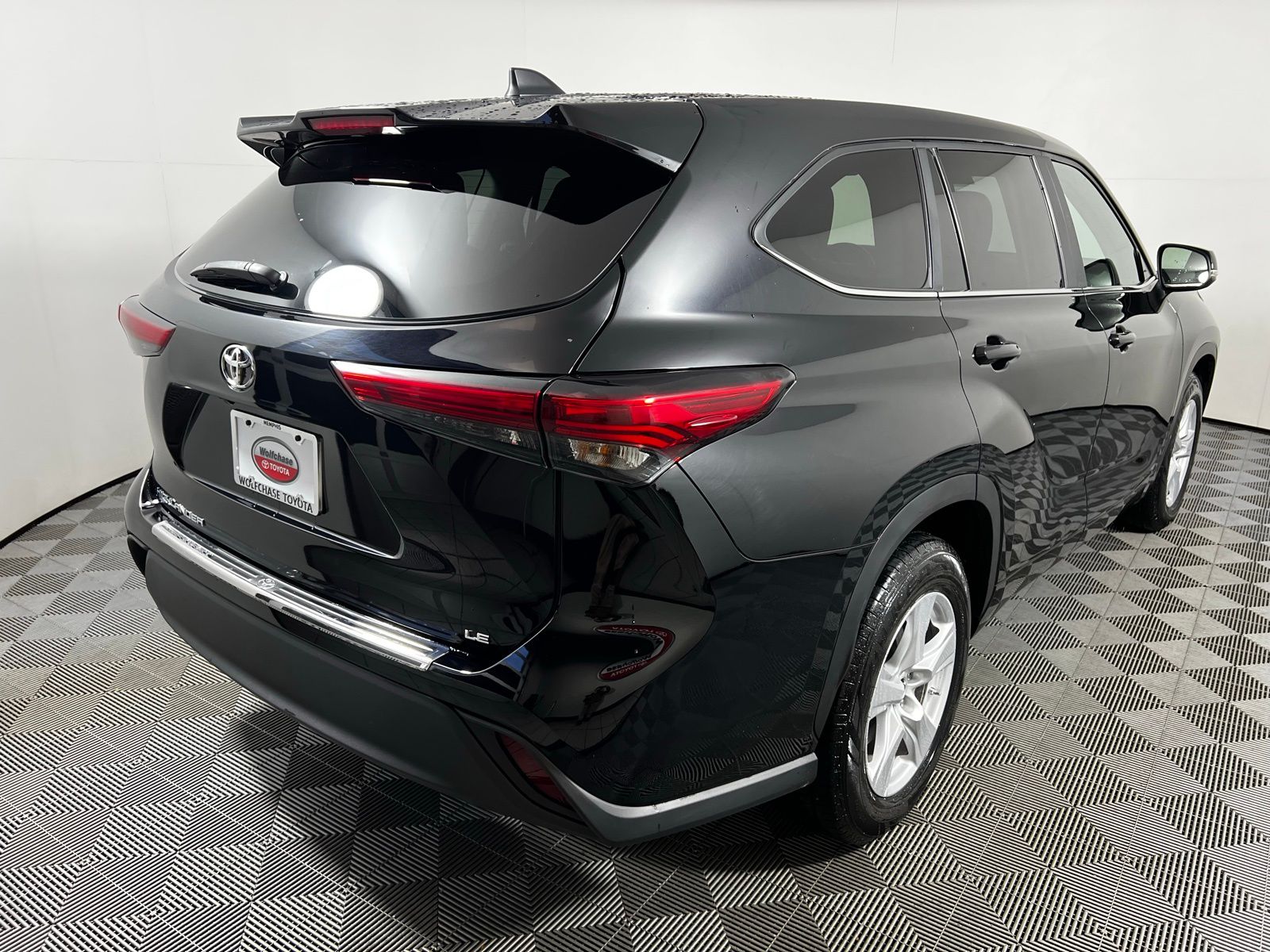 Thumbnail: 2023 Toyota Highlander - 5