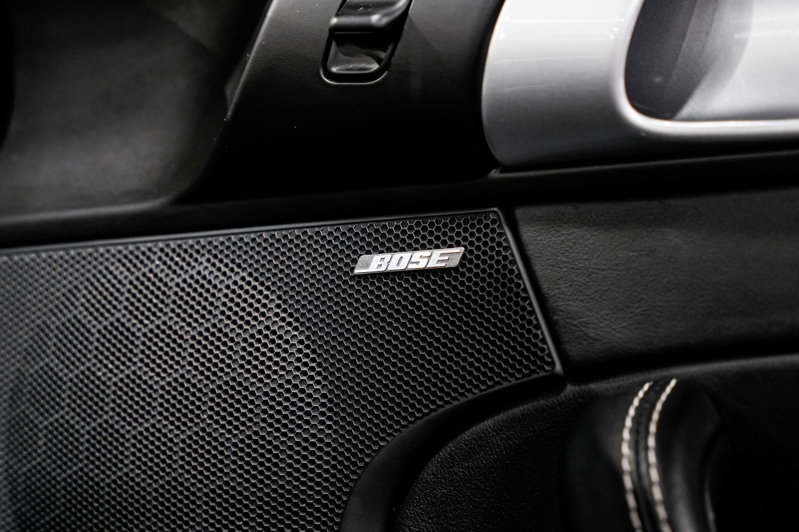 2011 Porsche 911 Turbo S — photo 16