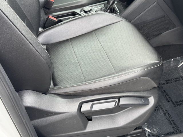 Used 2018  Volkswagen 2.0T SE image 27