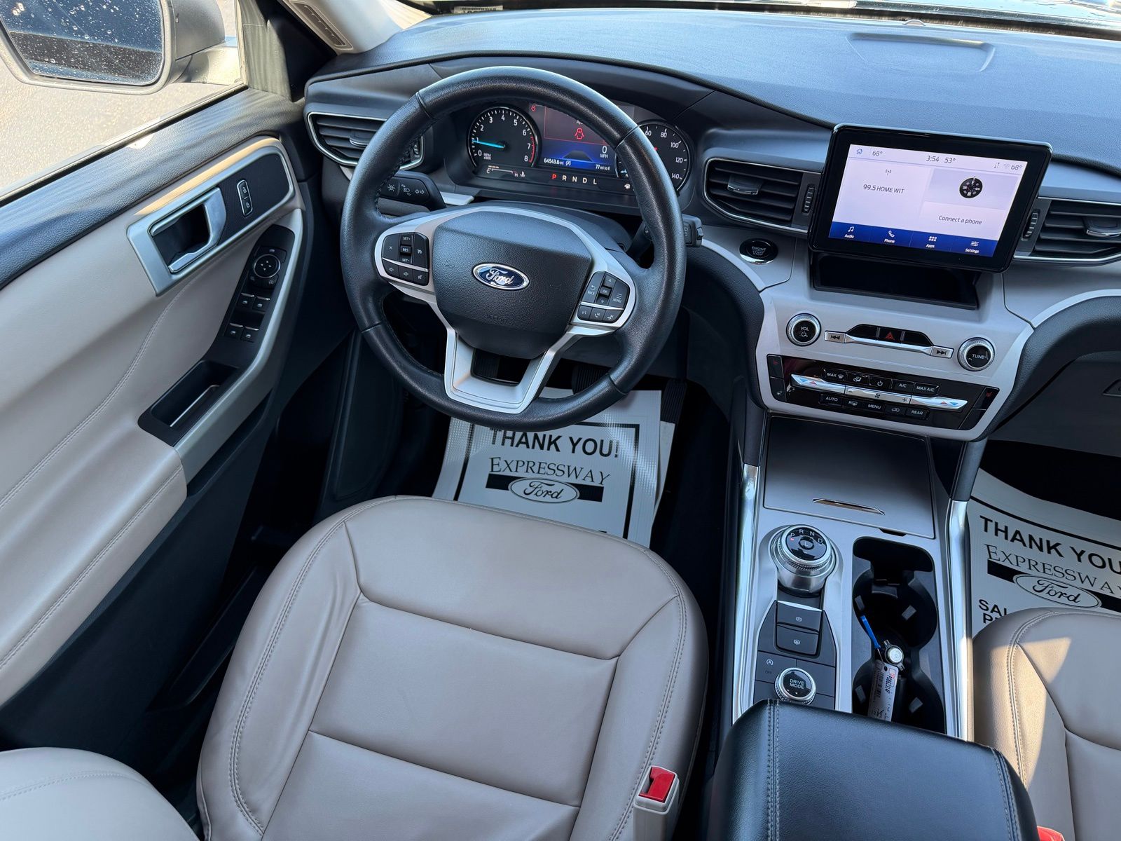 2023 Ford Explorer image 17