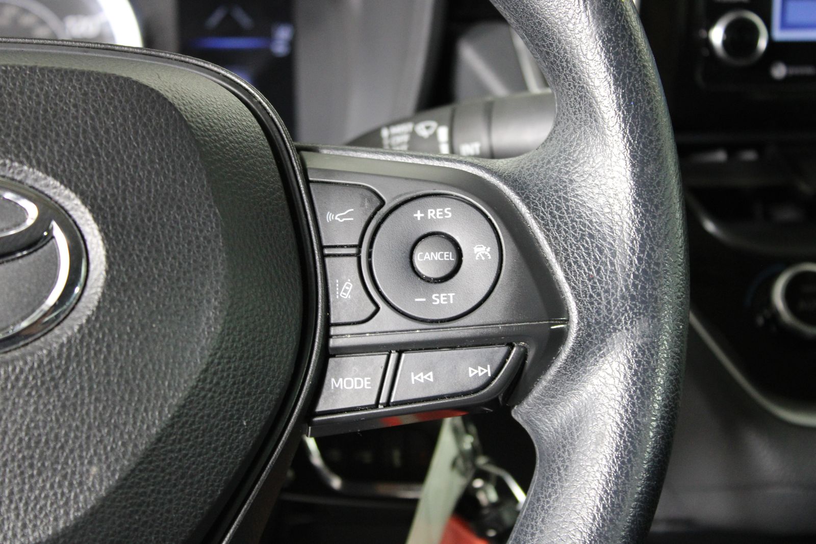 Used 2021  Toyota LE image 20