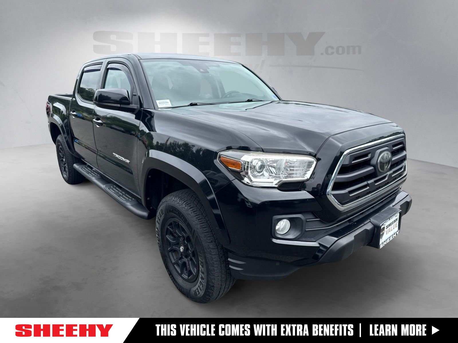 Midnight Black Metallic 2019 Toyota Tacoma Pickup Truck Four-Wheel Drive 6-Speed Automatic