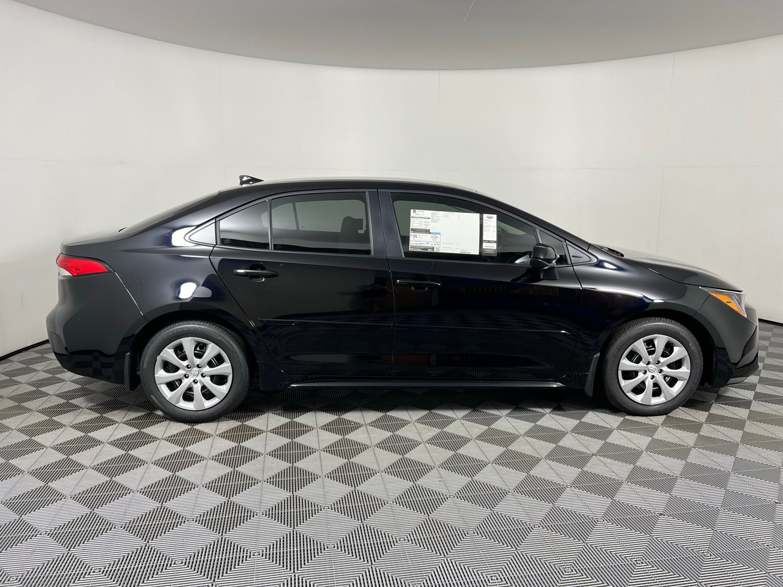 2025 Toyota Corolla LE 4