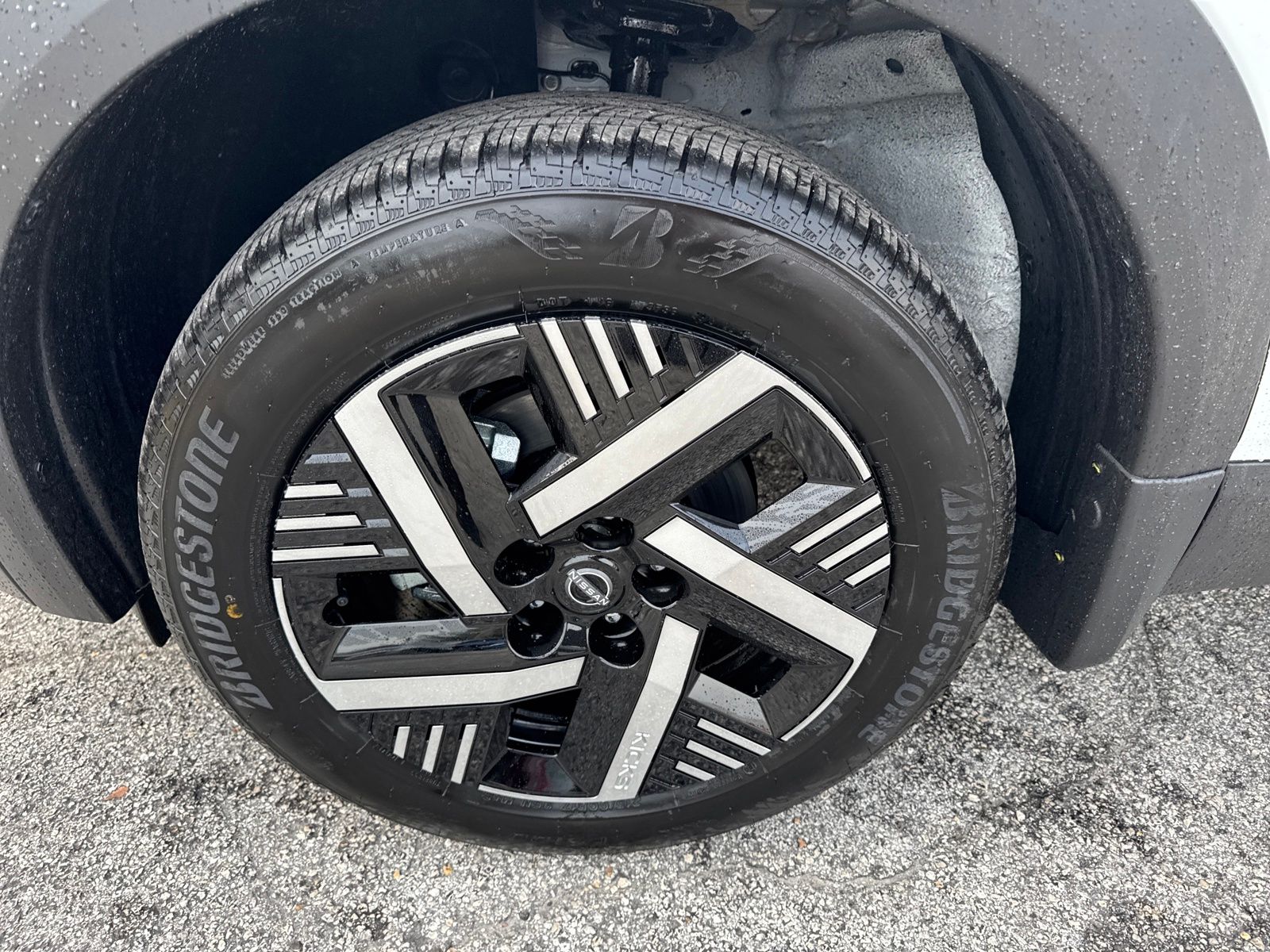 New 2026 Nissan Kicks SV 4D Sport Utility