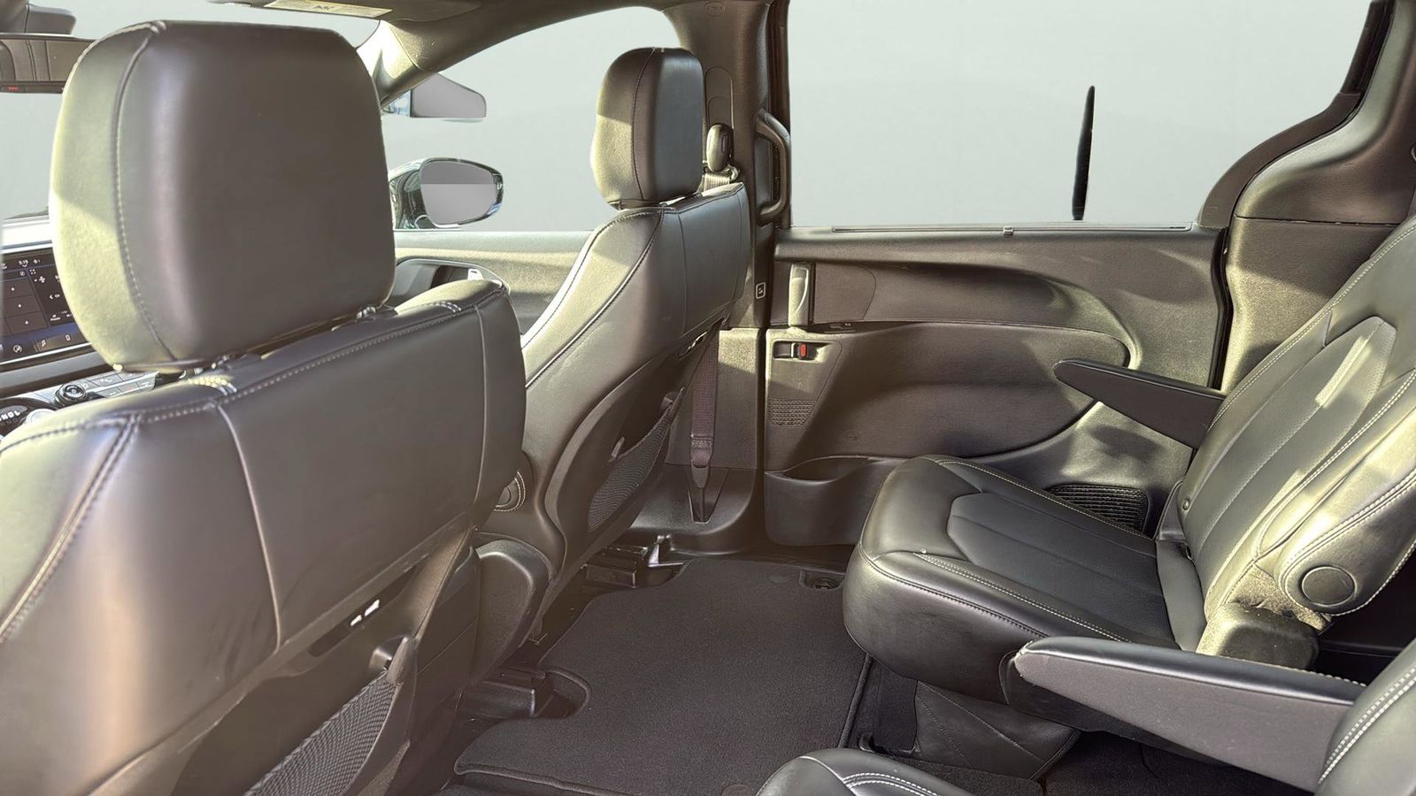 Used Car 2025 Chrysler Pacifica  Select For Sale Under $35,000 In Austin, Texas