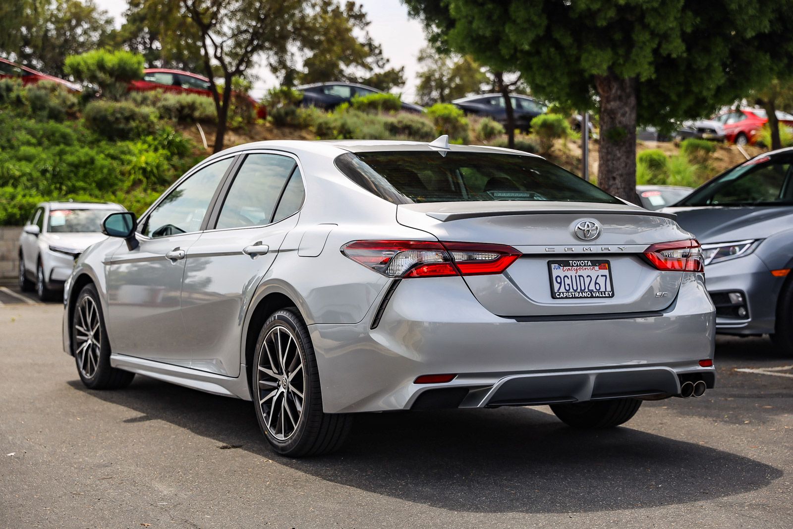 View vehicle photo 6