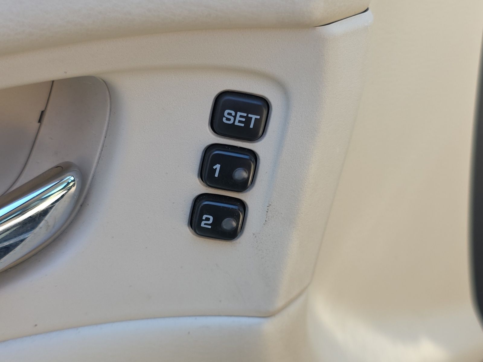 Used 2022 Brown Nissan Platinum image 31