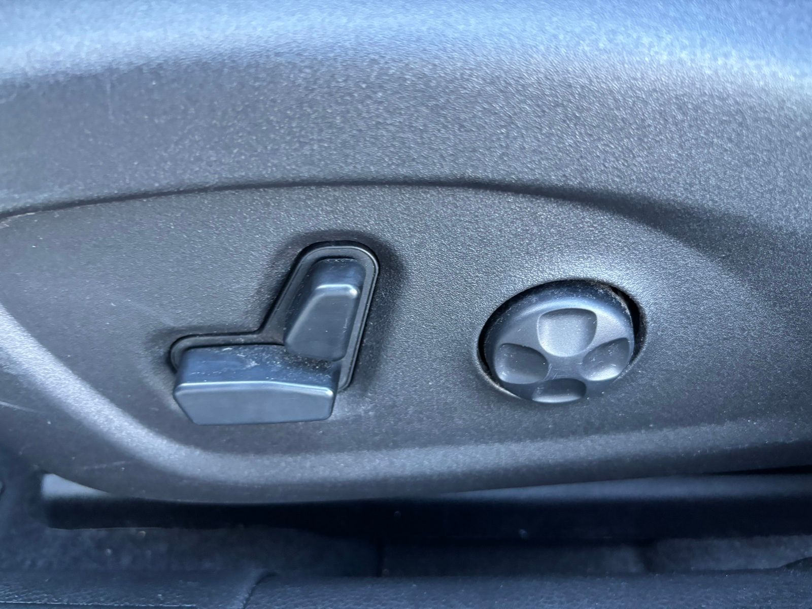 Used Car 2015 Chrysler 200  Limited For Sale Under $10,000 In Austin, Texas