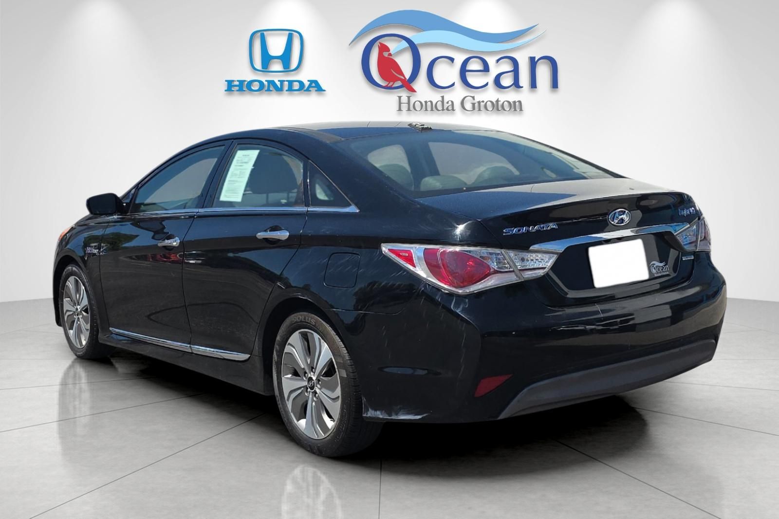 Used 2014 Black Hyundai Limited image 5