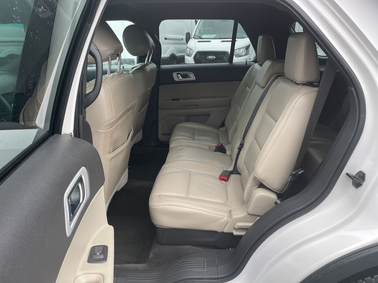 Used 2013 White Platinum Clearcoat Metallic Ford XLT image 16