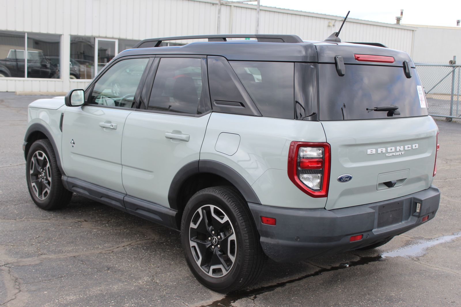 View vehicle photo 4