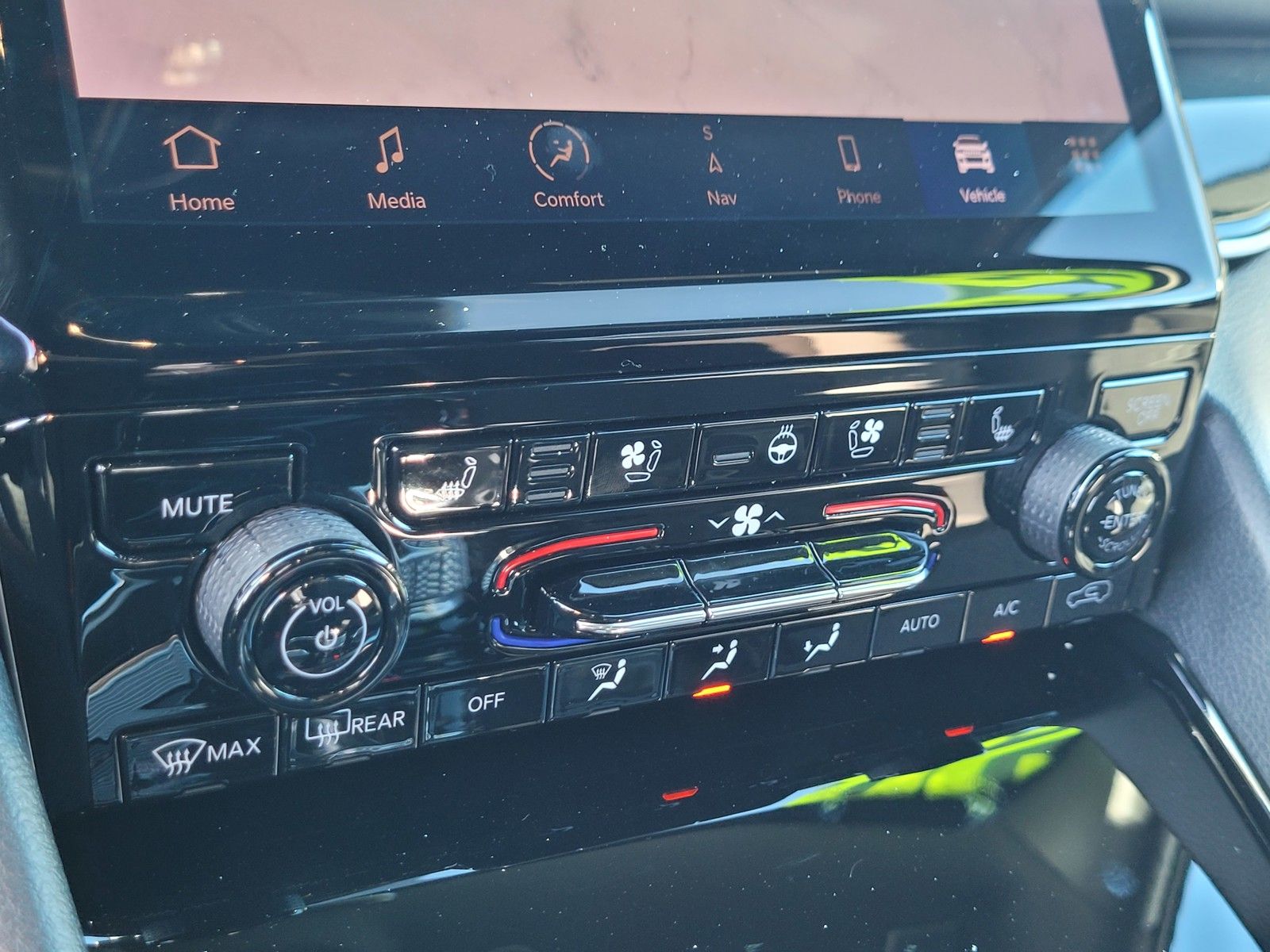 Used 2023 Black Jeep Trailhawk 4xe image 17