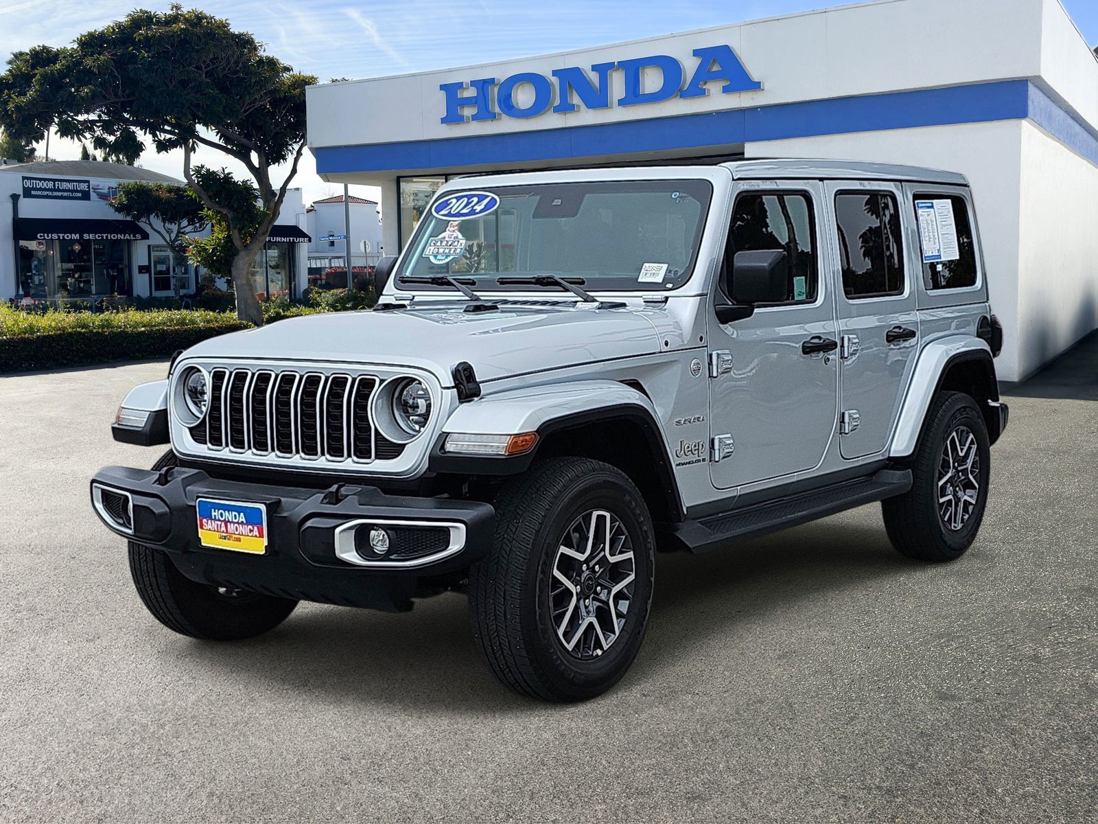 Silver Zynith Clearcoat 2024 Jeep Wrangler Sahara 4-Door 4WD SUV / Crossover Four-Wheel Drive 8-Speed Automatic