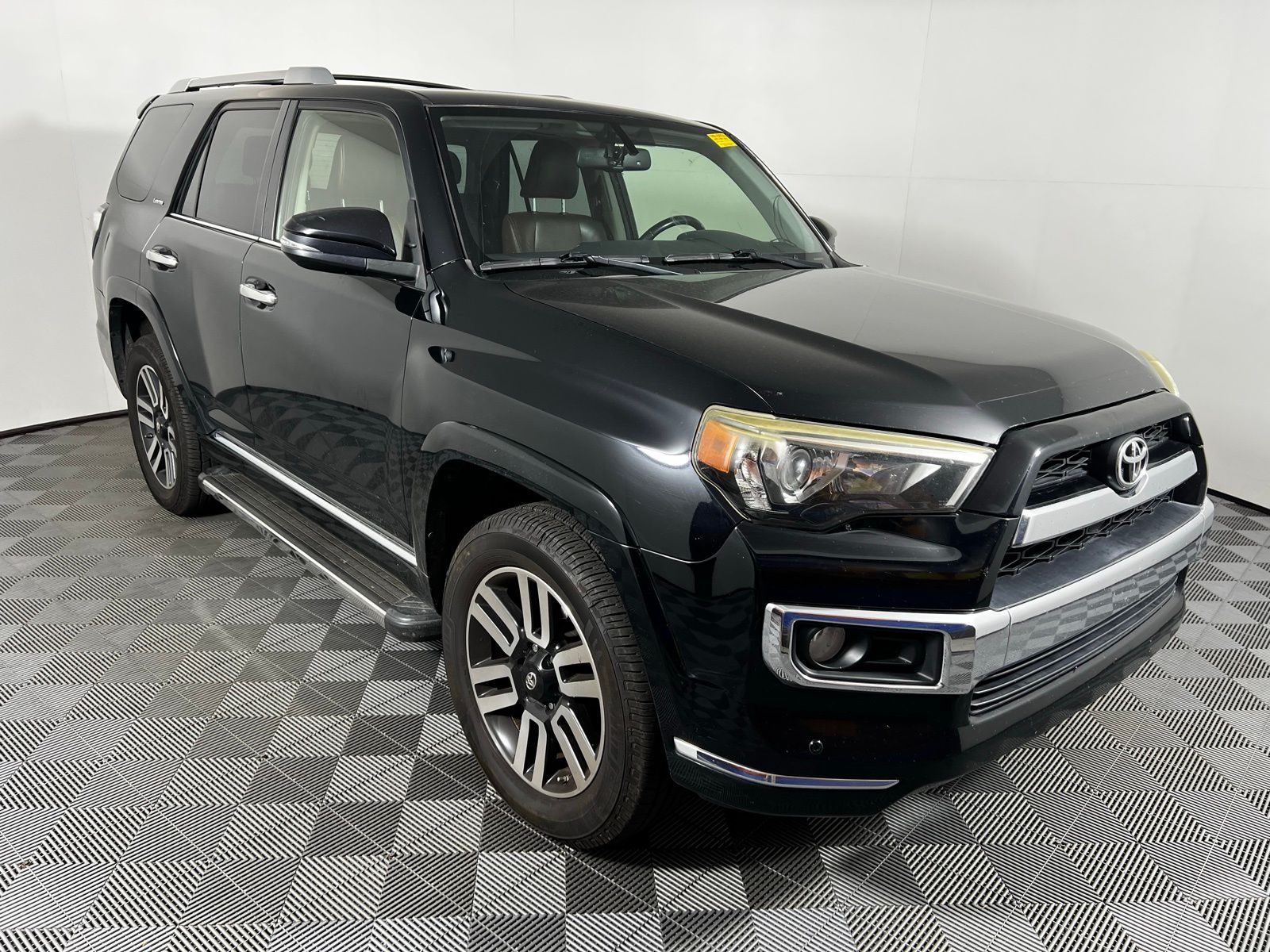 Thumbnail: 2014 Toyota 4Runner - 3