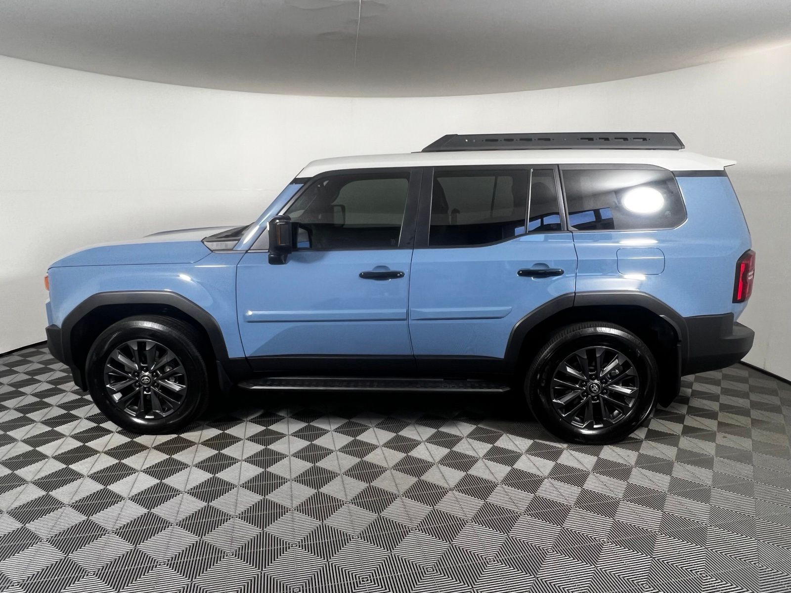 Thumbnail: 2025 Toyota Land Cruiser - 8