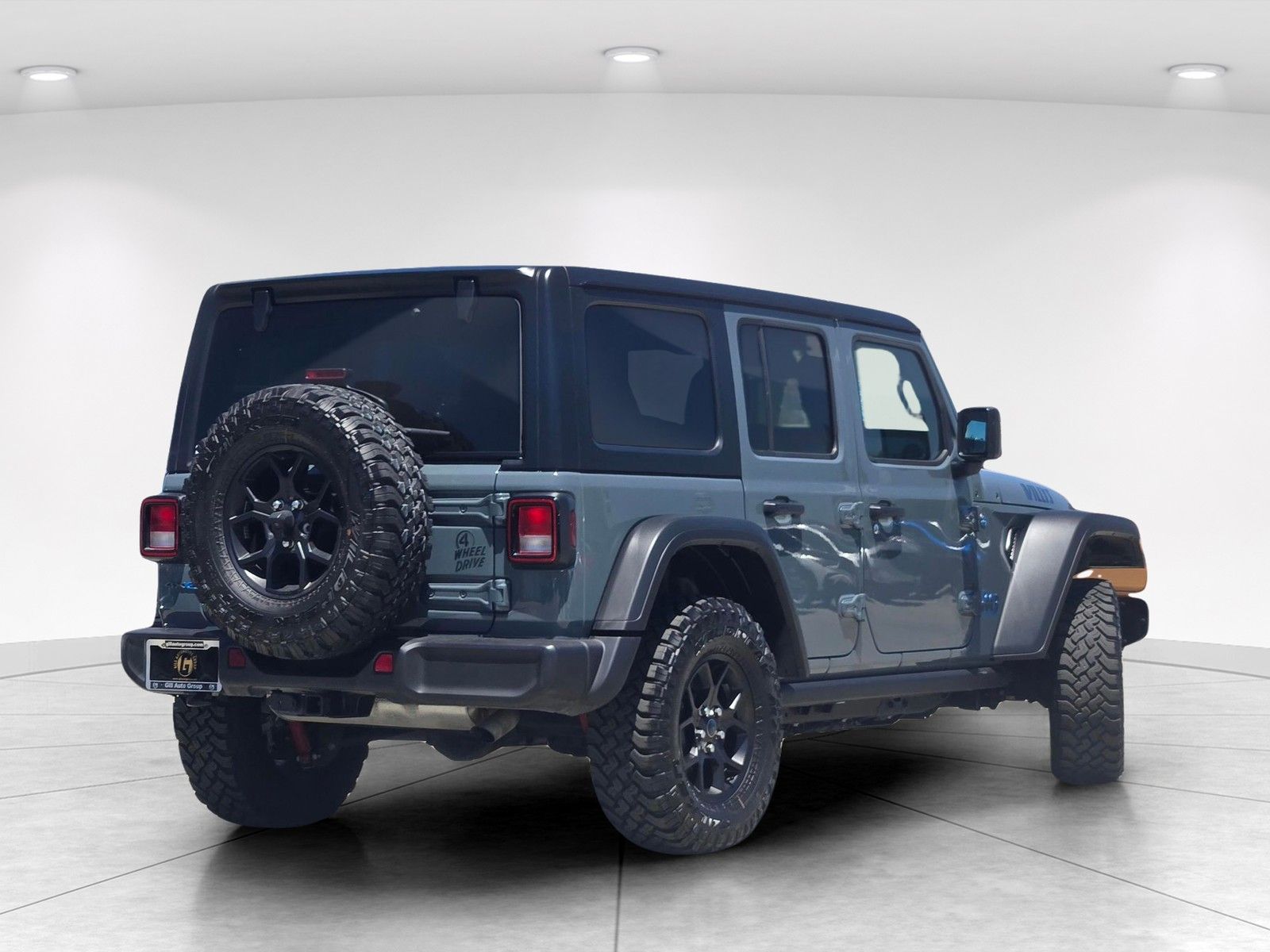 View vehicle photo 3