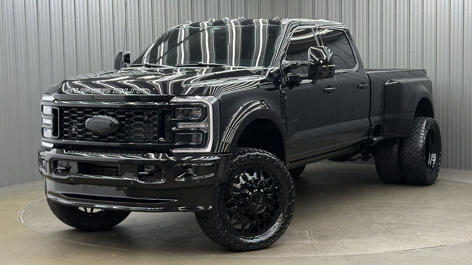 Agate Black Metallic 2026 Ford F-450 Super Duty Pickup Truck Four-Wheel Drive Automatic