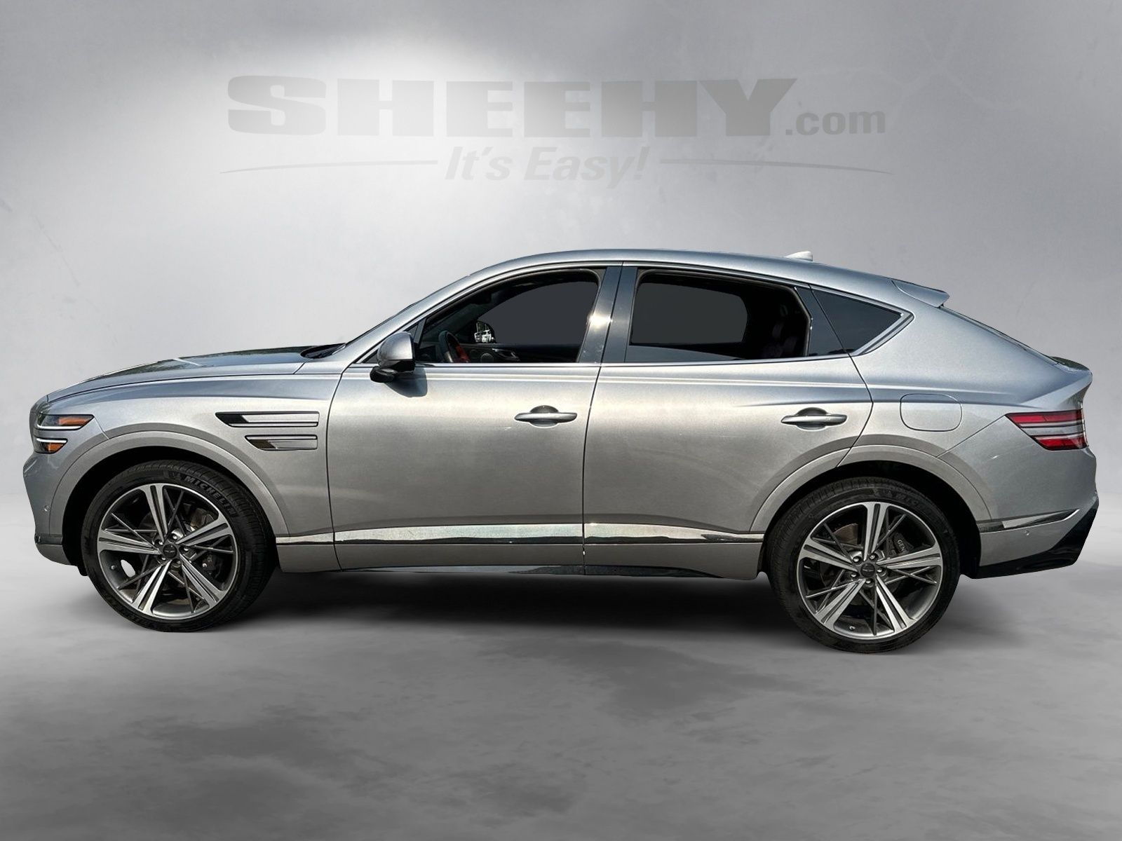 Used 2025 Silver Genesis 3.5T e-SC image 16