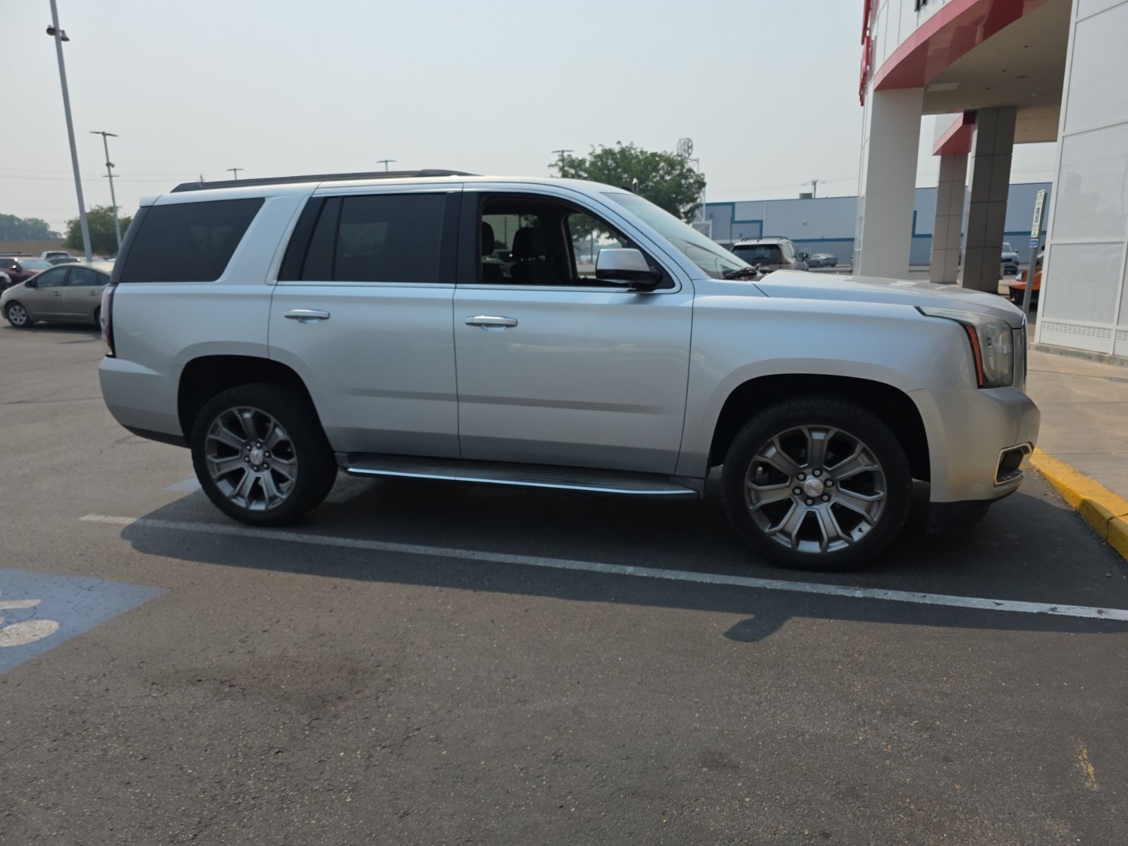  2015 GMC Yukon SLE 4WD   