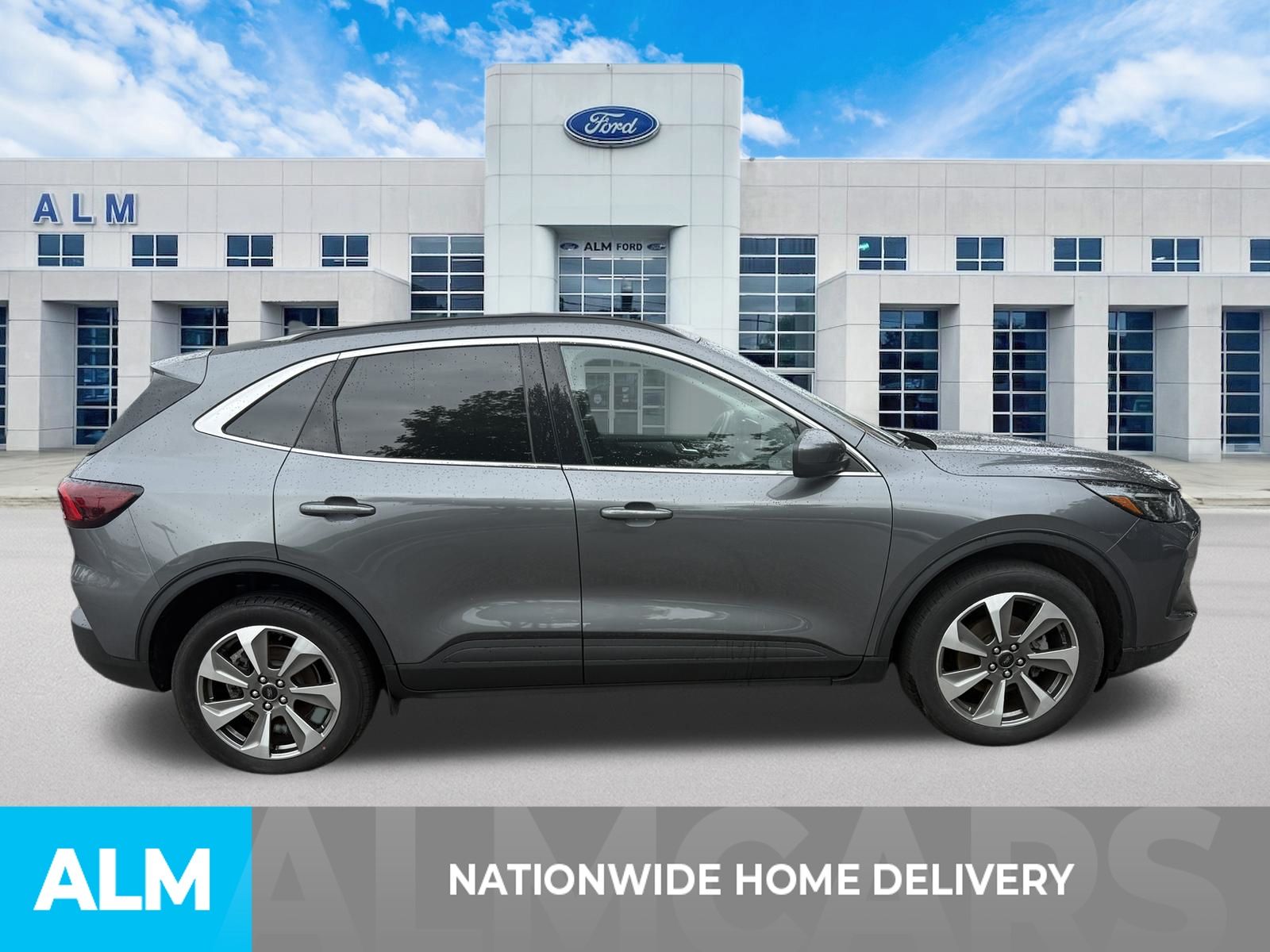 Used 2025 Gray Ford Platinum image 4