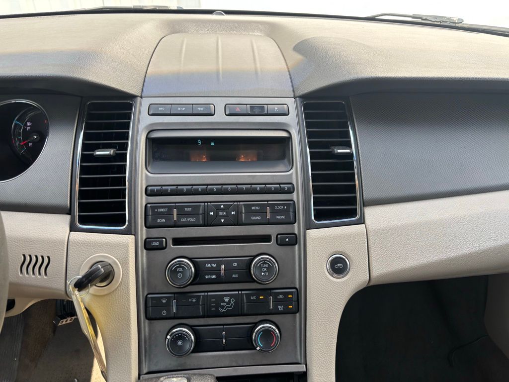 Used Car 2010 Ford Taurus  Se For Sale Under $10,000 In Austin, Texas