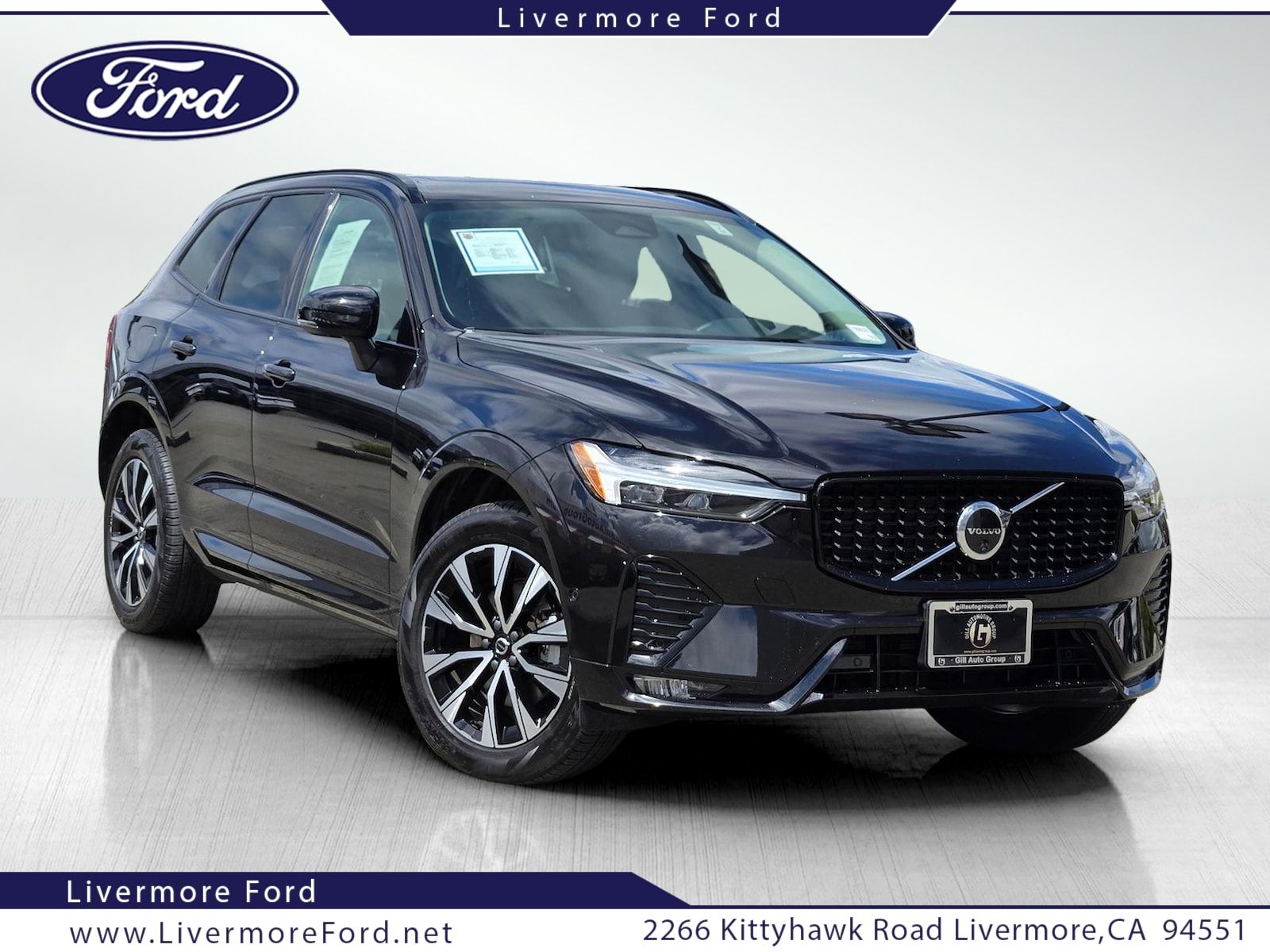 Onyx Black Metallic 2025 Volvo XC60 B5 Plus Dark Theme AWD SUV / Crossover All-Wheel Drive Automatic