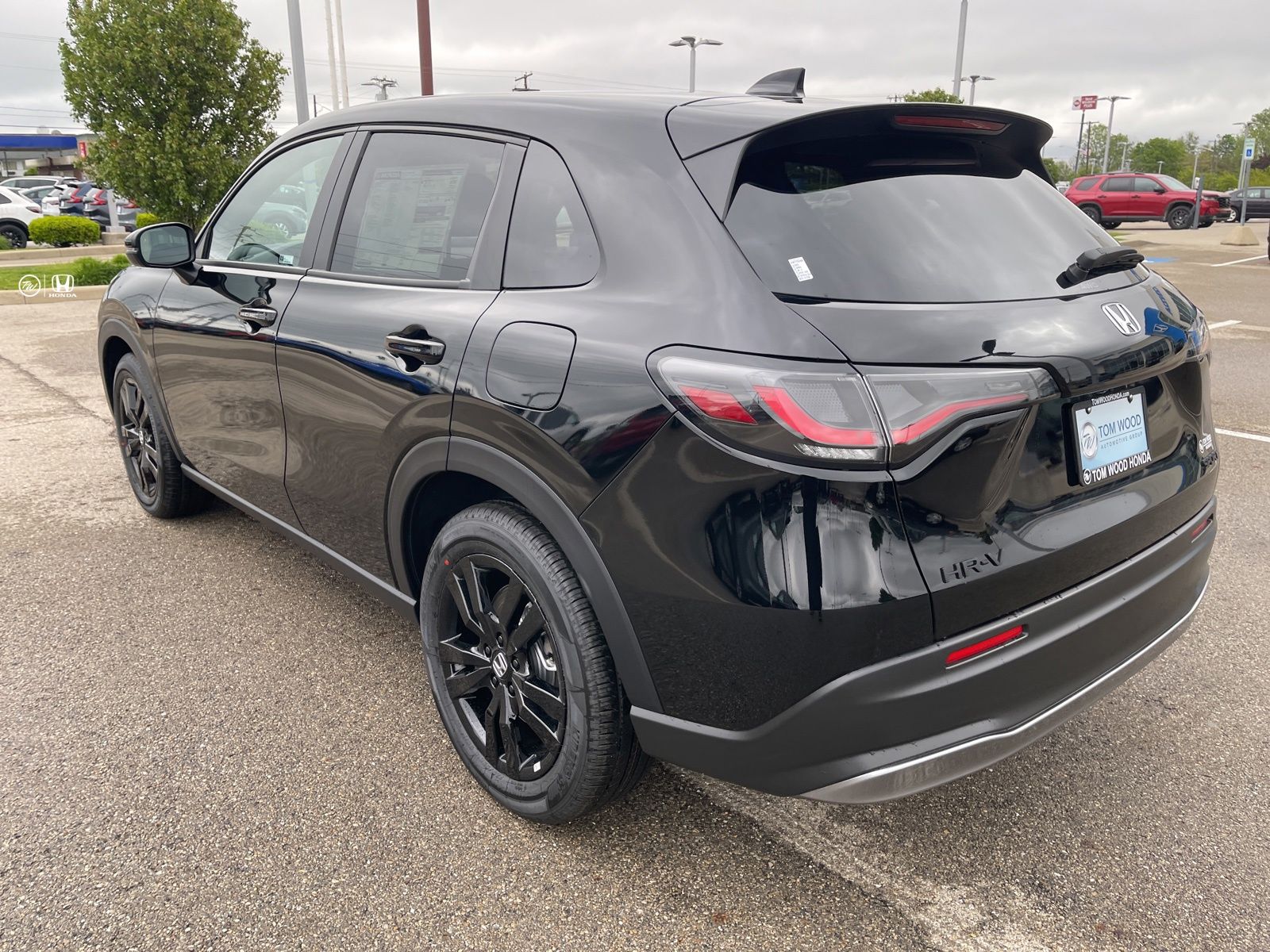 View vehicle photo 3