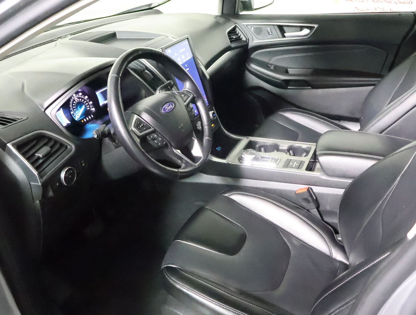 2022 Ford Edge Titanium photo