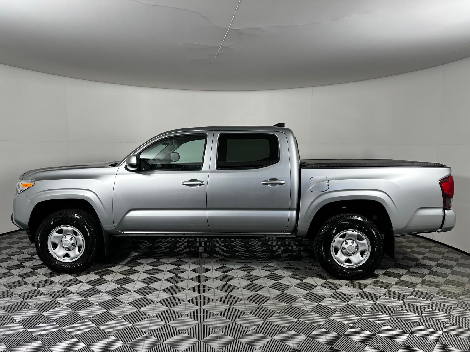 Thumbnail: 2022 Toyota Tacoma - 8