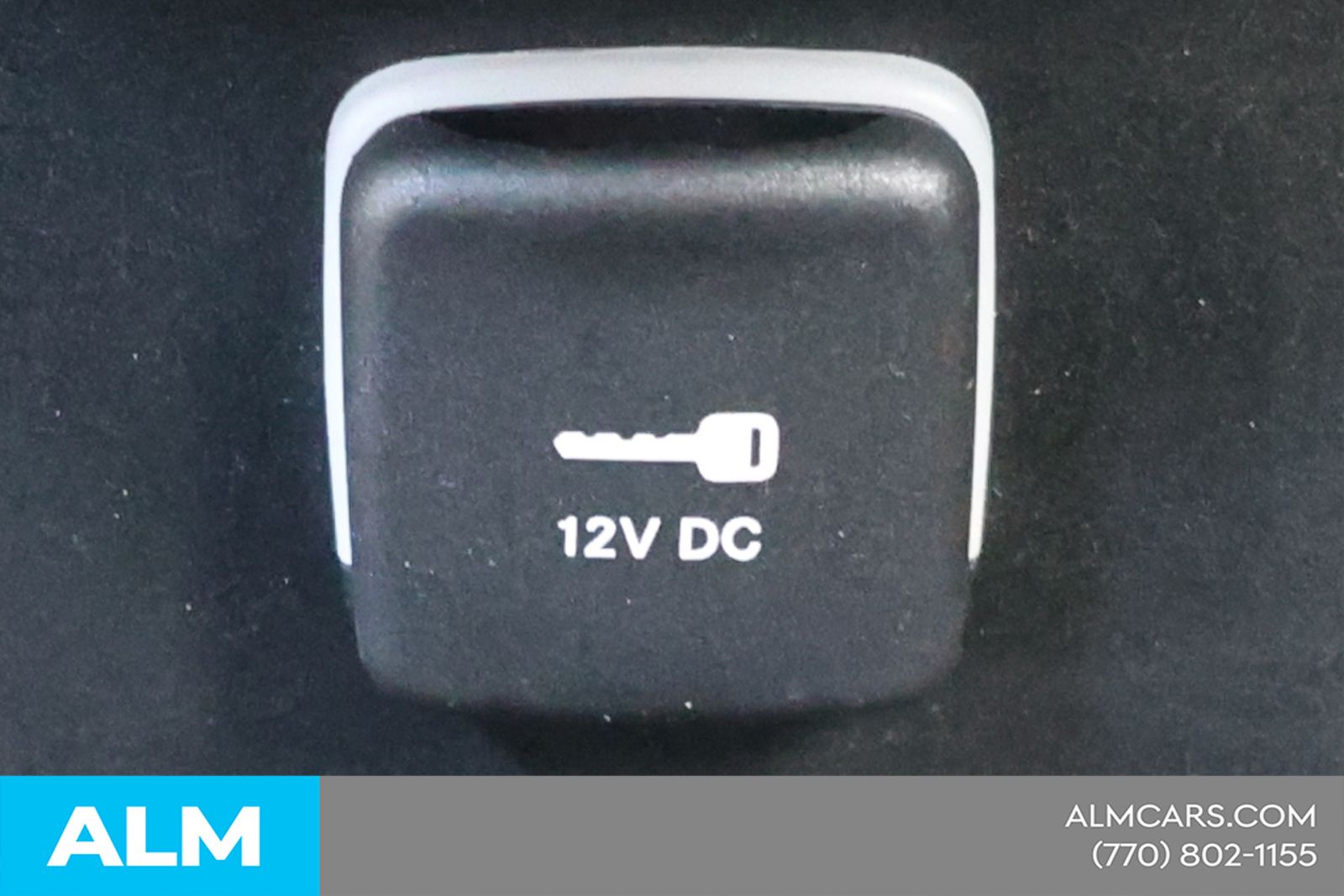 Used 2024  Jeep Sport image 45