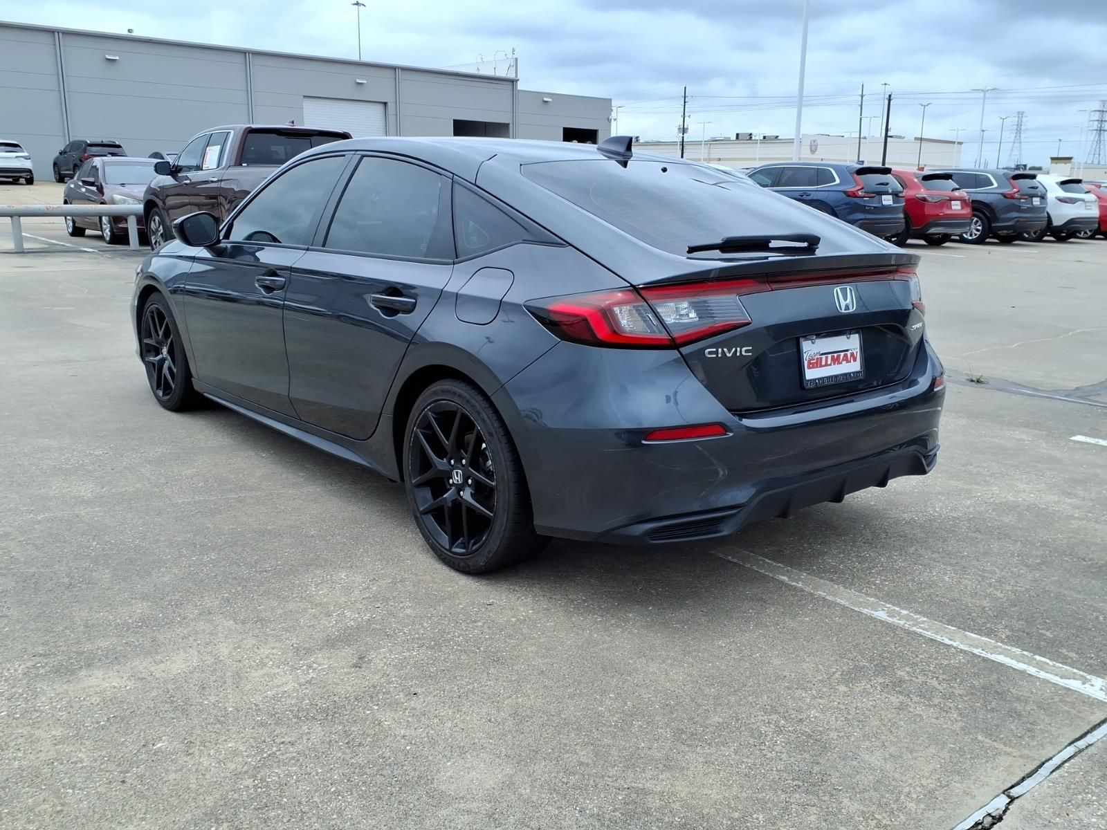 View vehicle photo 7